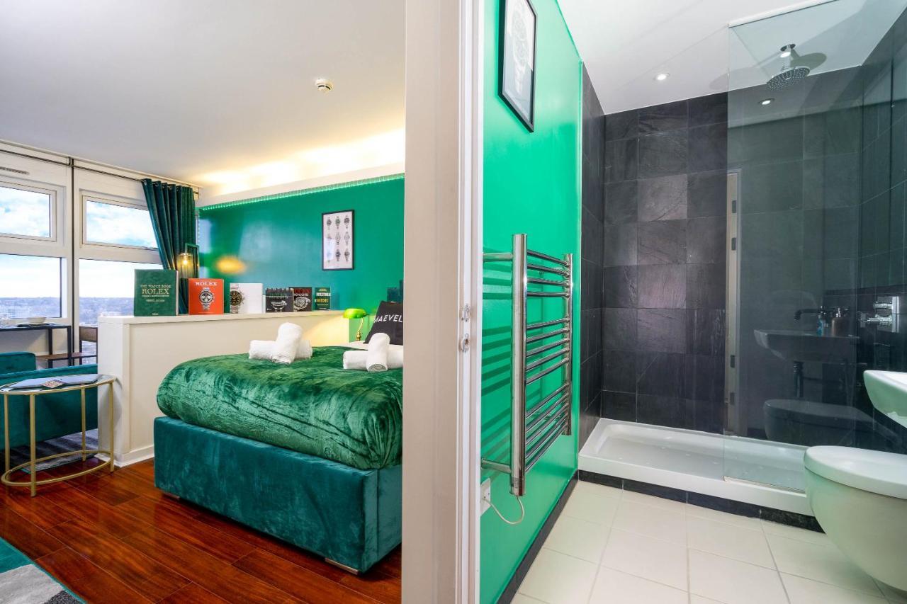 Maevela Apartments - Top Floor Rolex Themed Studio Apt Inside The Cube, Mailbox - Free Netflix & Wifi 伯明翰 外观 照片