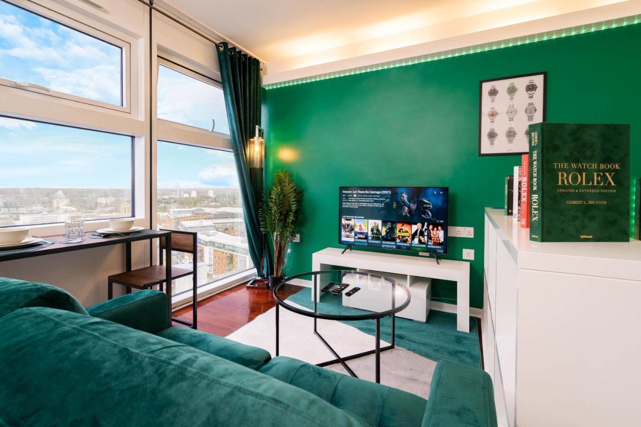 Maevela Apartments - Top Floor Rolex Themed Studio Apt Inside The Cube, Mailbox - Free Netflix & Wifi 伯明翰 外观 照片